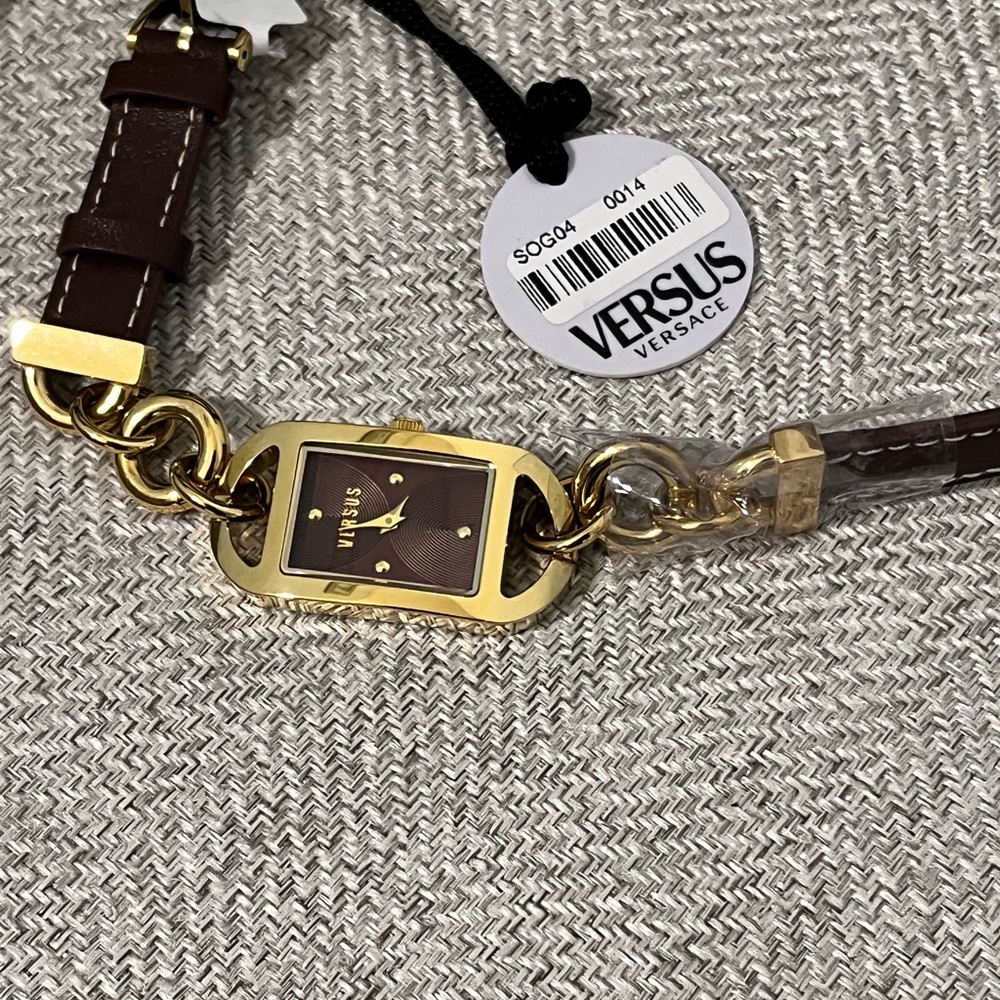 VERSUS by VERSACE NWT AUTHENTIC GENUINE BROWN LEATHER/GOLD WRAP DESIGN WATCH - Picture 16 of 17